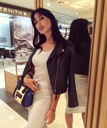 🔥 Я креативная и нежная, с опытом и страстью, гарантирую, что время проведенное со мной будет незабываемым. 💋 У меня широкий спектр услуг для тебя - от классического секса до эротического массажа. 🌹 Я умею слушать и помогу тебе расслабиться и испытать настоящее блаженство. 😌 Мои отзывы говорят сами за себя - клиенты в полном восторге от моих нежных прикосновений и непревзойденных навыков. 🌟 Не могу дождаться нашей встречи и возможности познакомиться поближе. 💫 Жду твоего звонка, чтобы предложить тебе незабываемые моменты удовольствия. 📞💕 15643, 20 лет